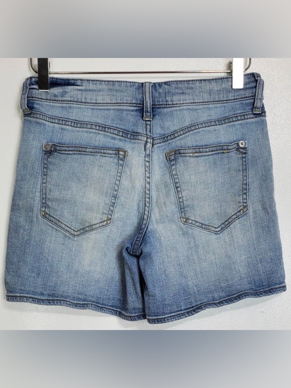 Pilcro and the letterpress size 26 slim boyfriend denim shorts blue distressed - Picture 2 of 3